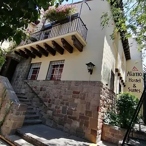 Alamo Hostel&suites Hostal Mendoza